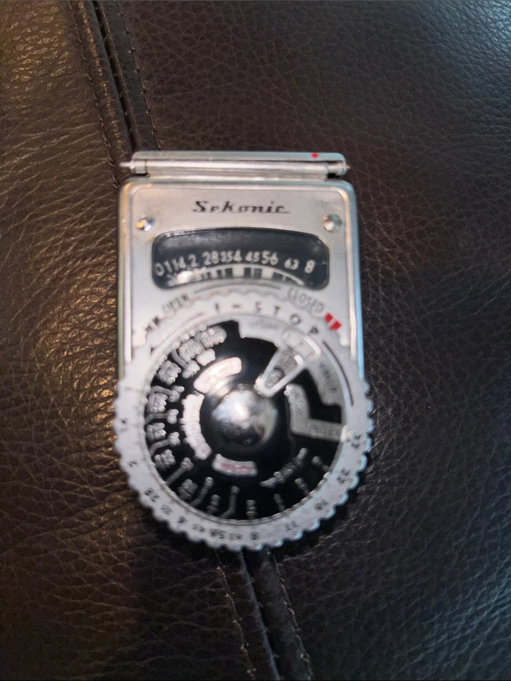 Sekonic L-6 Light Silver Light Meter - Compact Vintage Exposure Meter